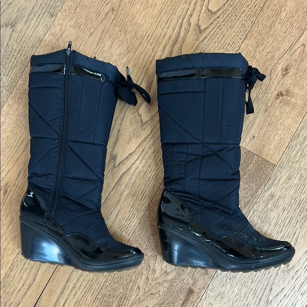 Quilted Black Wedge Winter Boots
